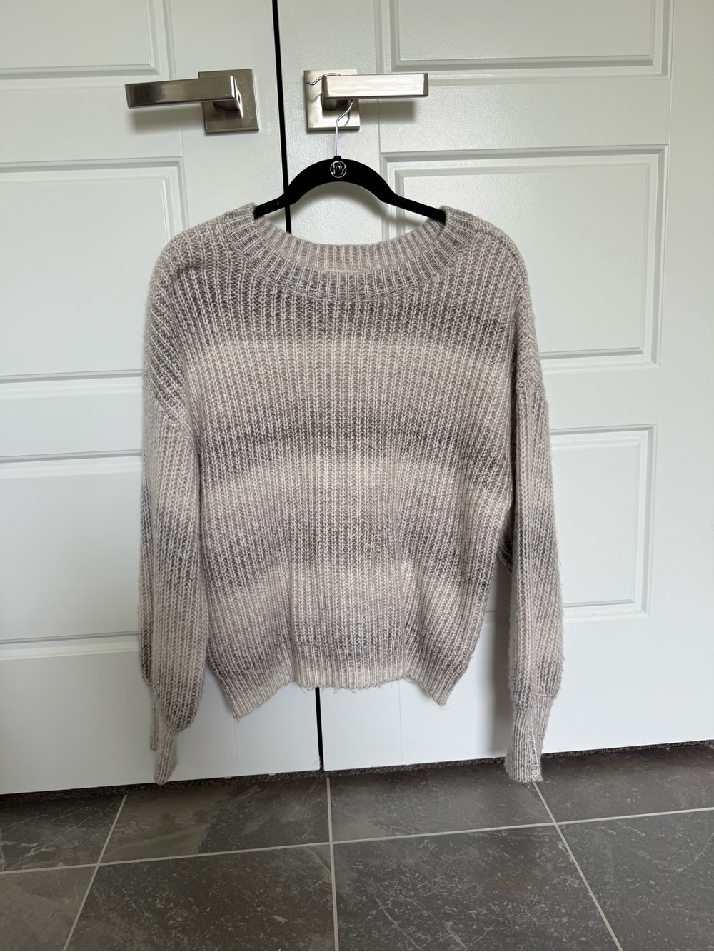 Universal Thread Women's Ribbed Crewneck Sweater - Light Gray/Tan